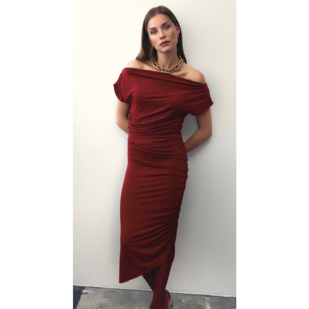 Me & Thee Red Off Shoulder Ruched Midi Dress Women Bodycon 2 - G004